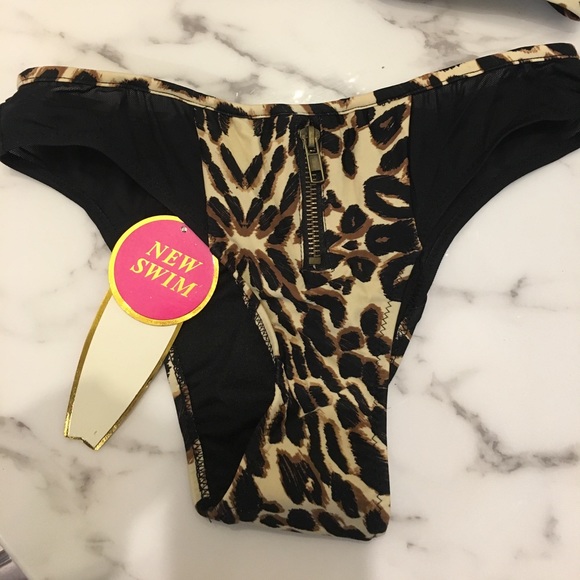 2 piece bikini - Picture 2 of 8